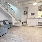 Center, Modern House With Ac And Wi-fi *
