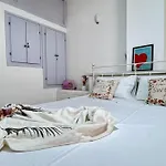 Apartment Center, Modern House With Ac And Wi-fi