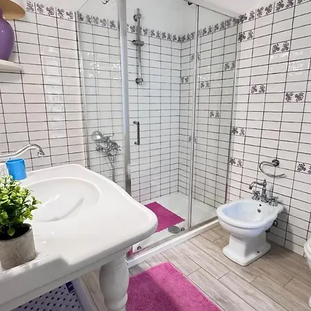 Center, Modern House With Ac And Wi-fi 아파트 *