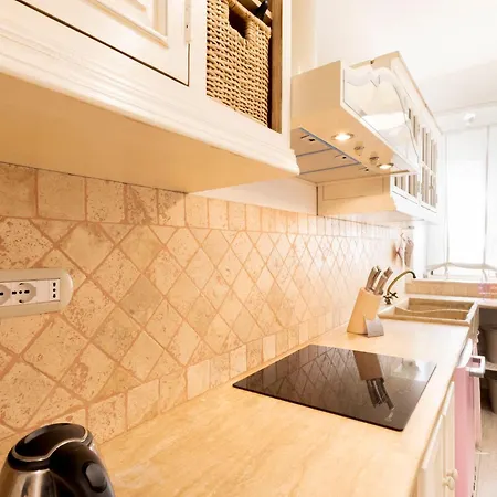 Center, Modern House With Ac And Wi-fi