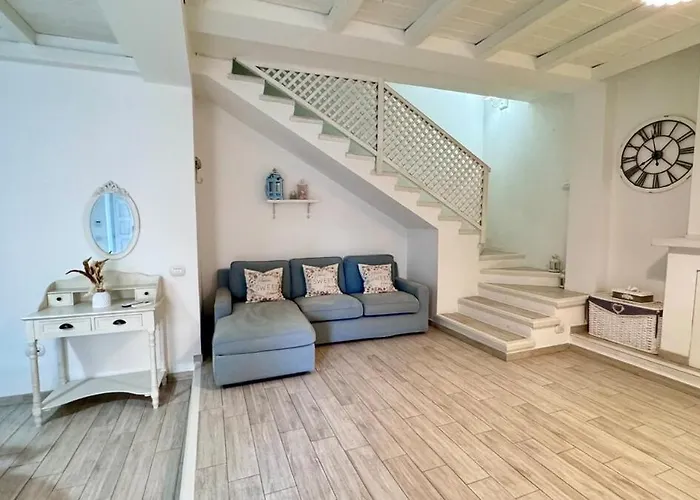 Center, Modern House With Ac And Wi-fi